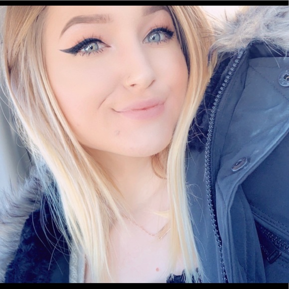 Meet your Posher, Haleigh - Picture 1 of 1